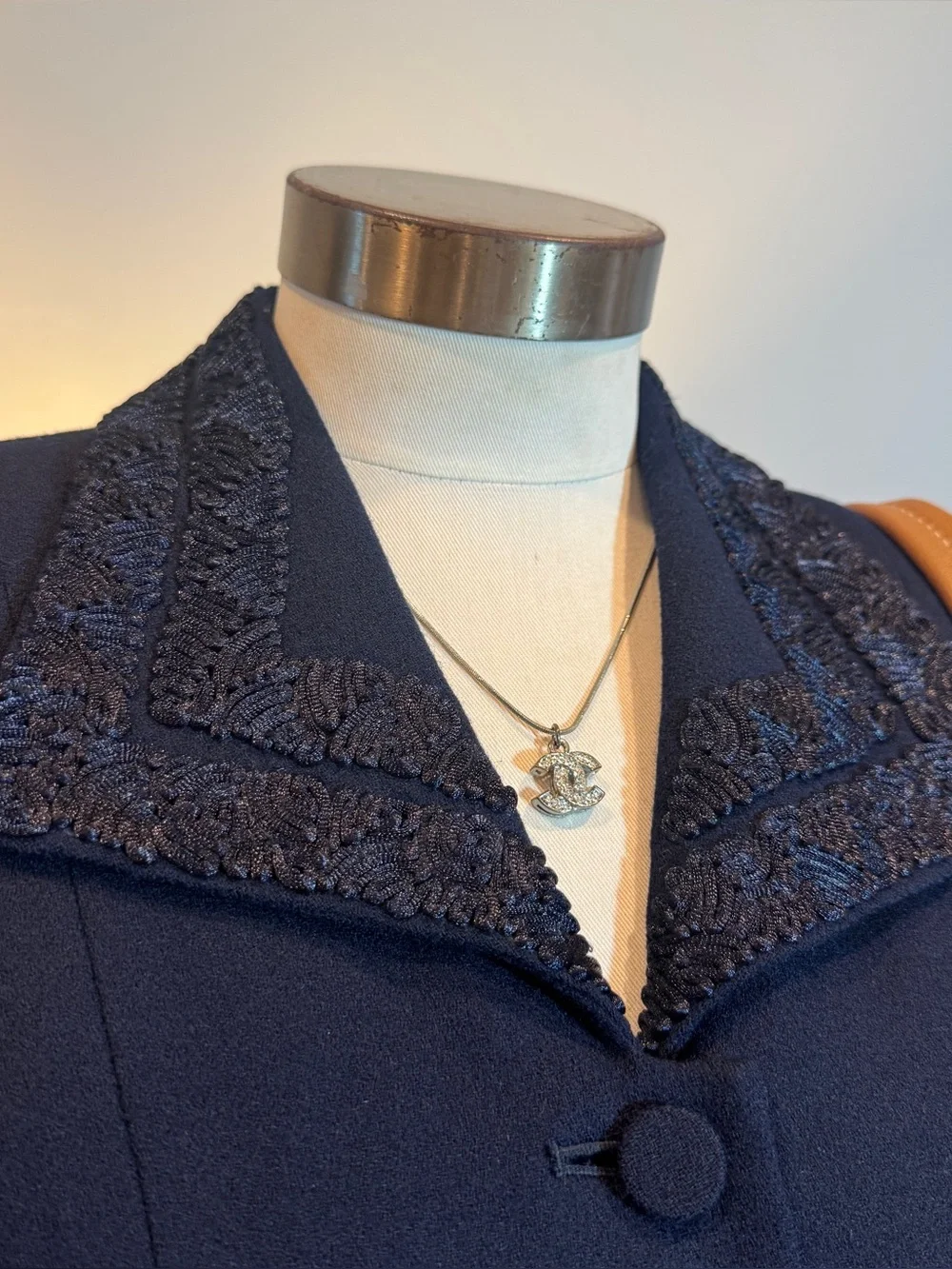 Albert Nipon Navy Blue Wool Tailored Women's Blazer w Textured Trim Size Small